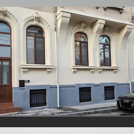 2br Blue Cloud In The Centre Βουκουρέστι