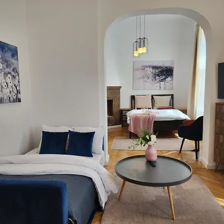 2br Blue Cloud In The Centre *