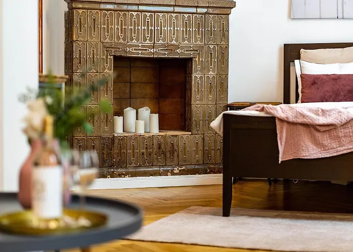 2br Blue Cloud In The Centre