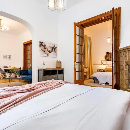 2br Blue Cloud In The Centre * Bucharest